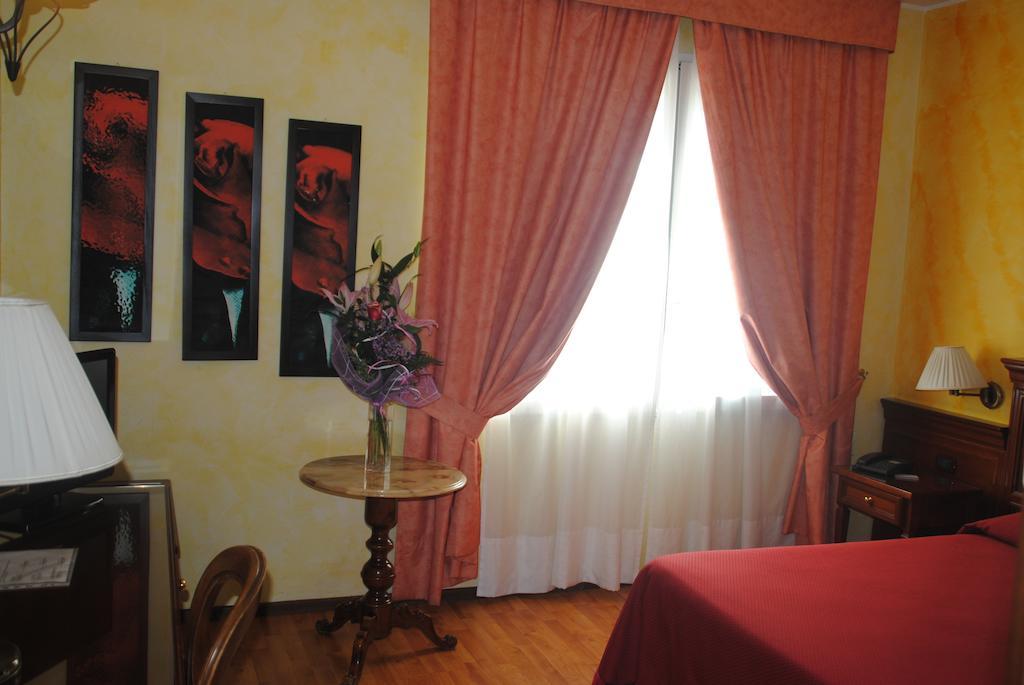 Hotel Vazzana Volpiano Pokój zdjęcie