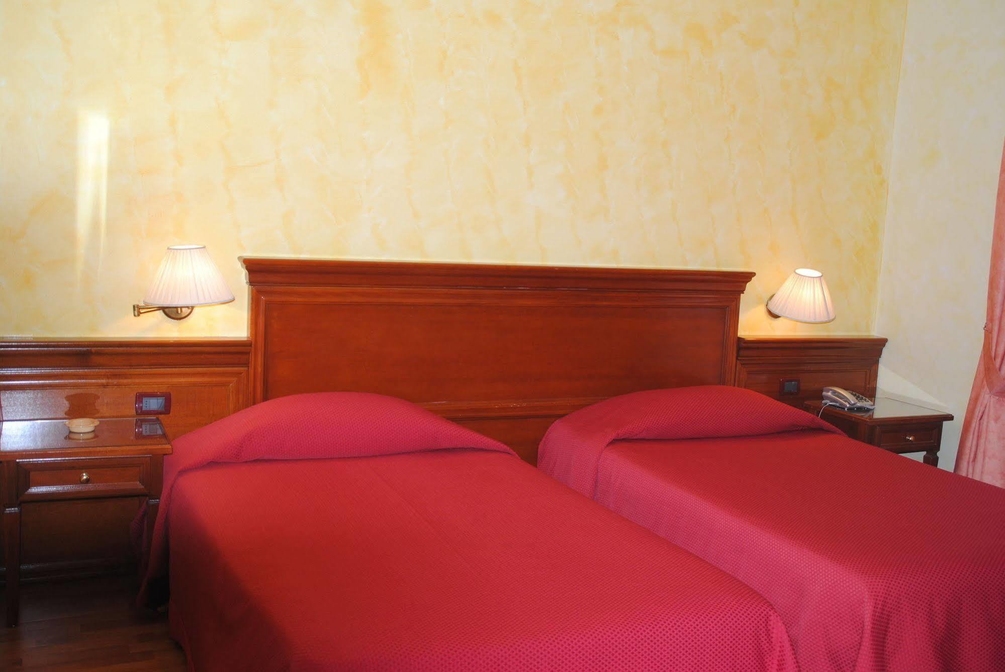 Hotel Vazzana Volpiano Zewnętrze zdjęcie