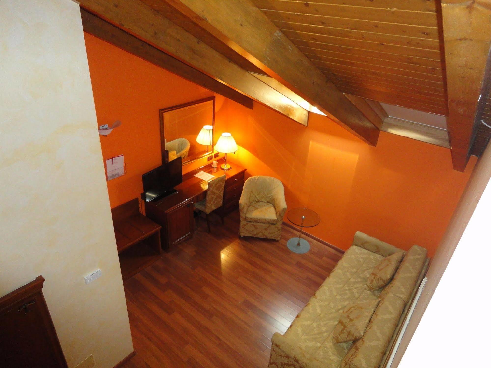 Hotel Vazzana Volpiano Zewnętrze zdjęcie