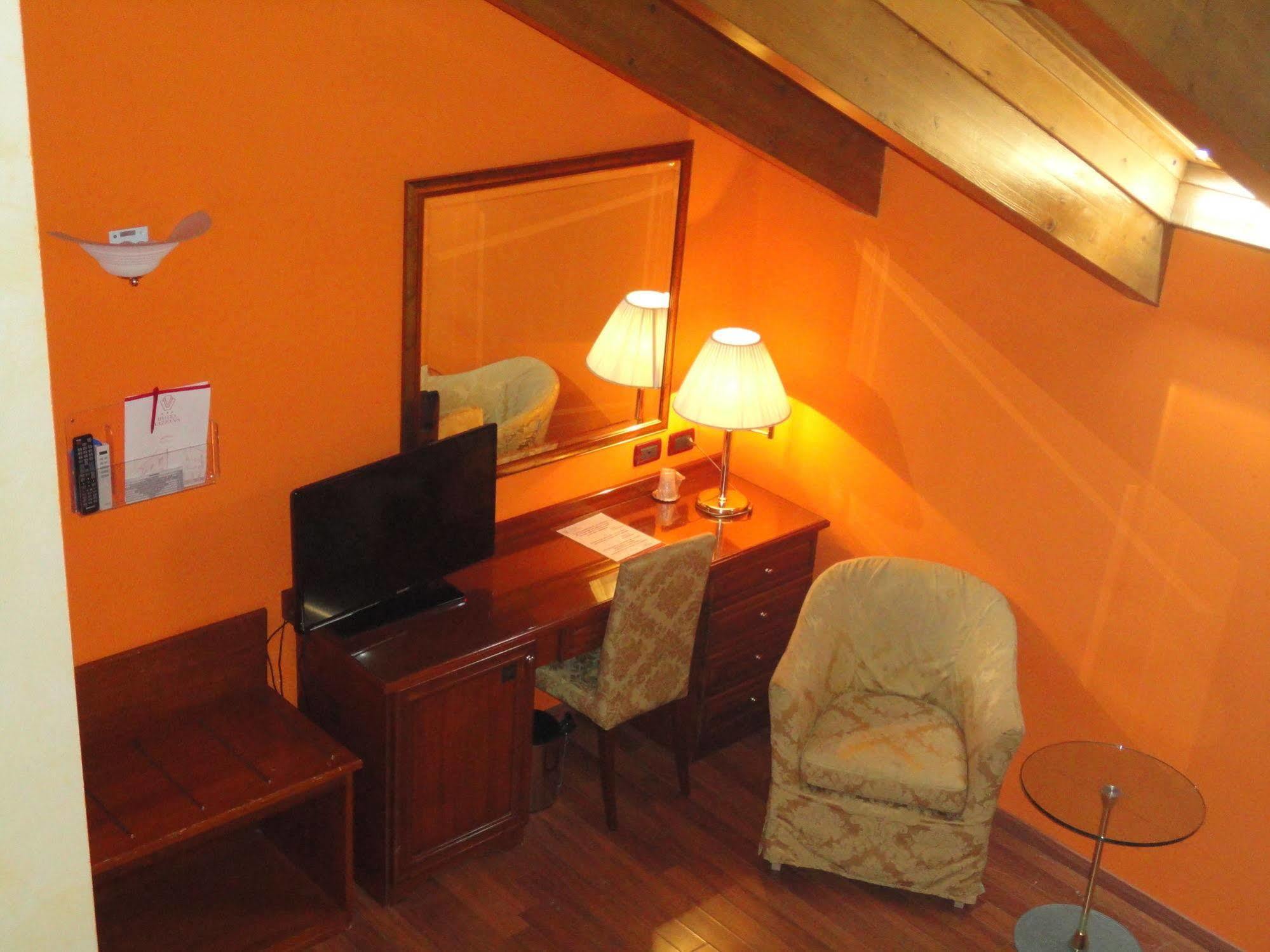 Hotel Vazzana Volpiano Zewnętrze zdjęcie