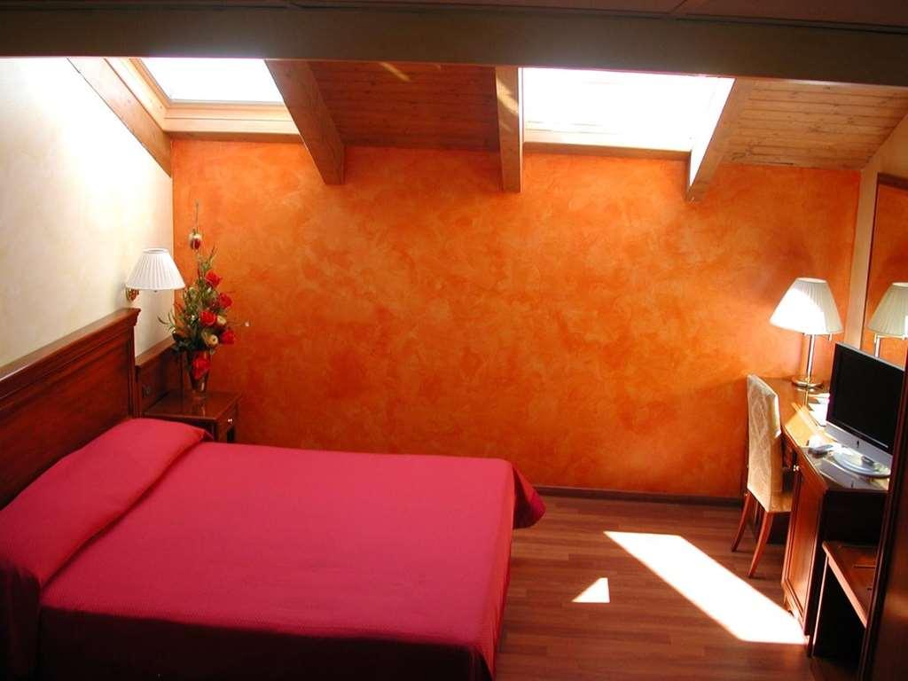 Hotel Vazzana Volpiano Pokój zdjęcie