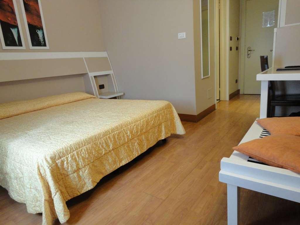 Hotel Vazzana Volpiano Pokój zdjęcie